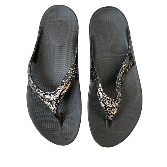 OOFOS Shoes - Women’s OOFOS recovery thong sandals size 10 EUC